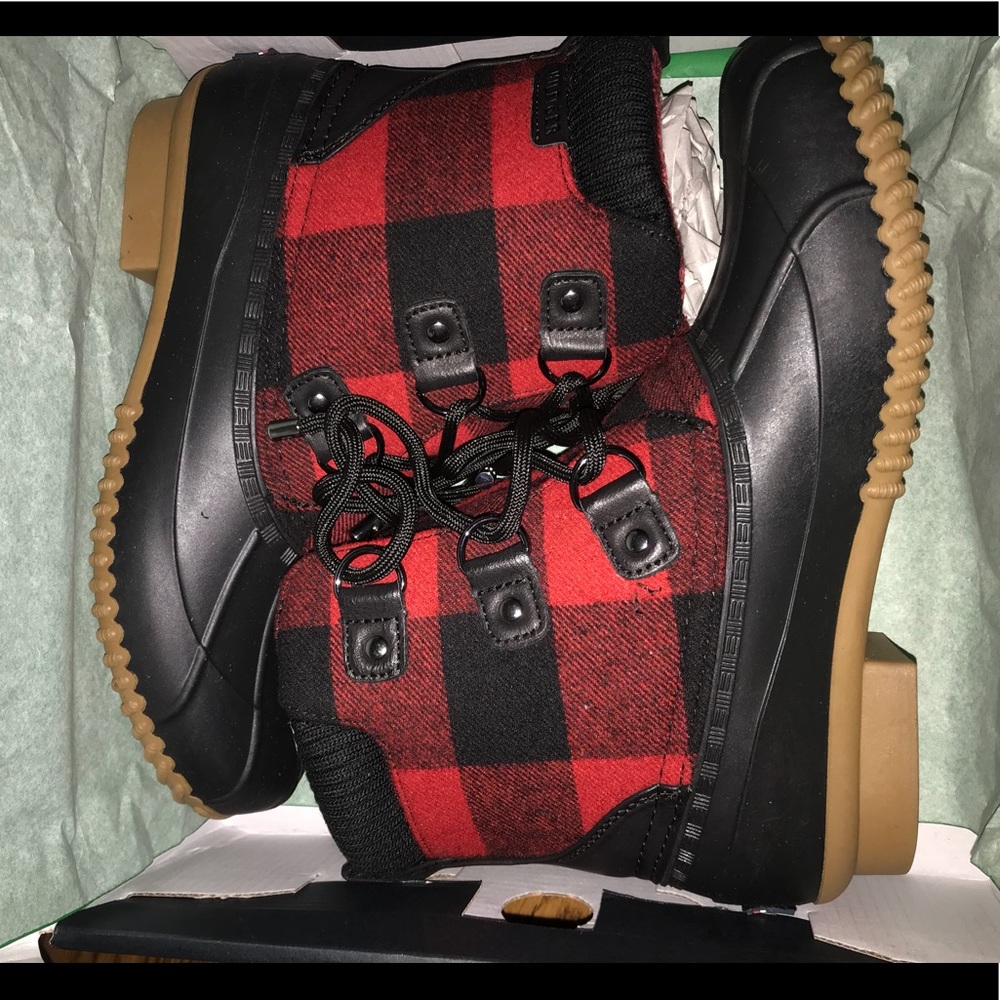 Tommy Hilfiger boots, women’s size 8